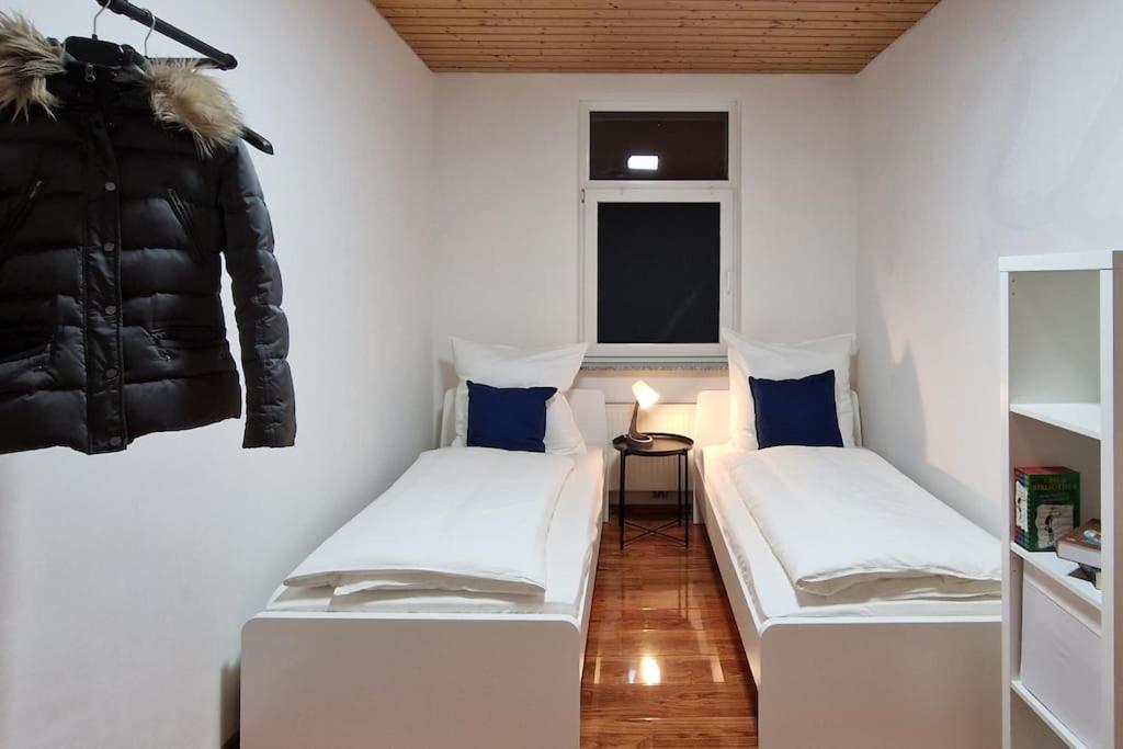 Grosse, Geraeumige Fuer Bis Zu 14 Personen! Apartment Leipzig